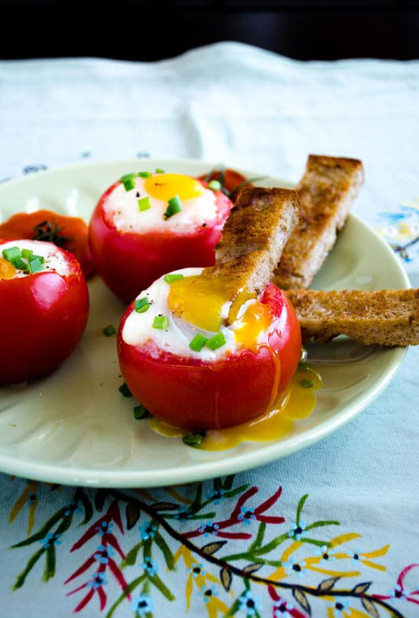 #Egg Stuffed Tomatoes 鸡蛋番茄