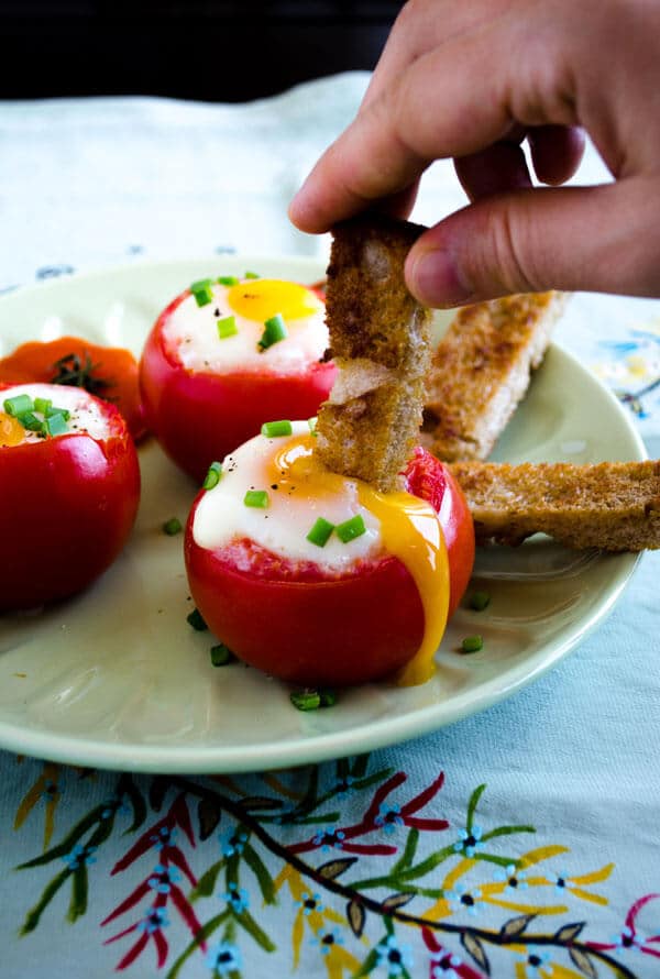 #Egg Stuffed Tomatoes 鸡蛋番茄