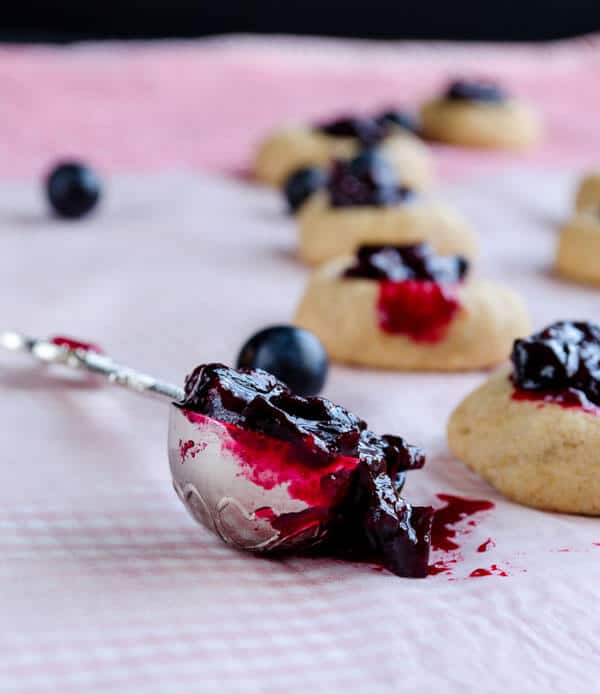 Thumbprint Cookies with Blueberry Jam | giverecipe.com | #blueberry #jam #cookies