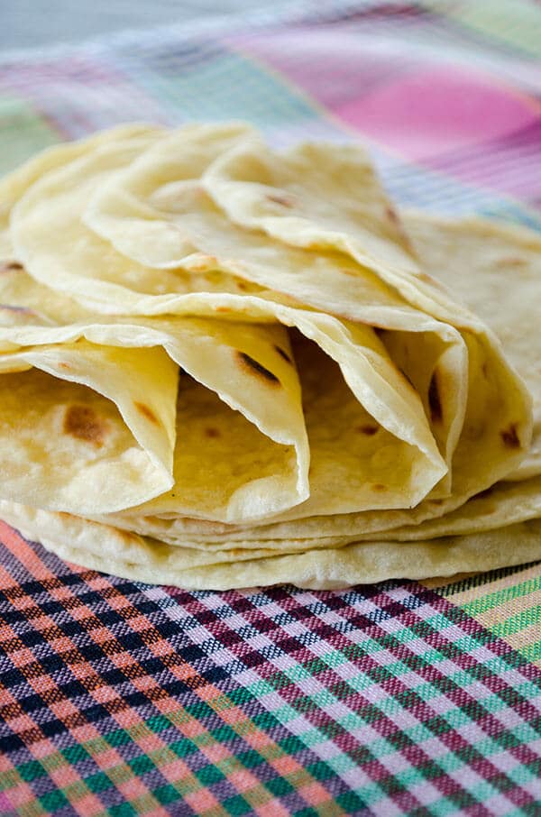 Basic Homemade Flour Tortillas | giverecipe.com | #tortilla #bread | giverecipe.com | #玉米饼#面包