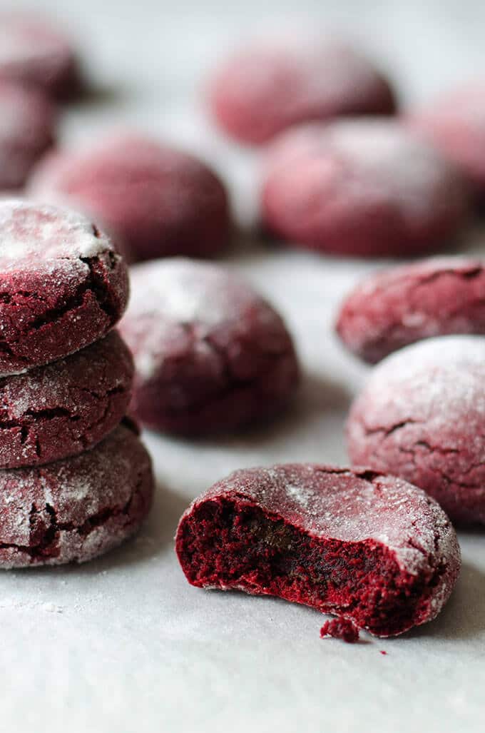 Red Velvet Crinkle Cookies | #redvelvet # Cookies