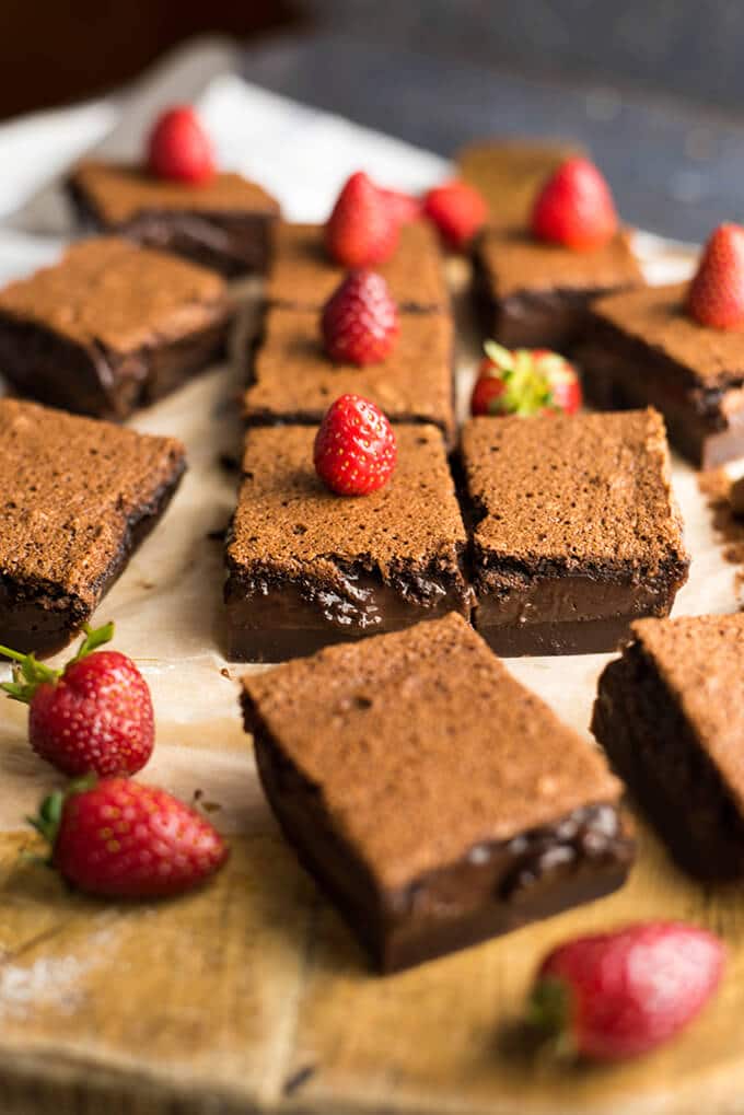 无谷蛋白巧克力魔法Custard Cake | giverecipe.com | #chocolate #glutenfree