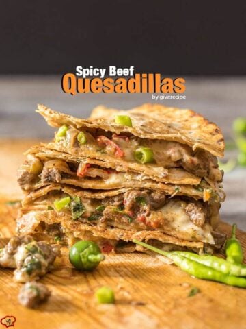 辣牛肉quesadillas用剩下的牛肉炒菜炒。准备好在10分钟内，在几秒钟内消失。-  giverecipe.com.