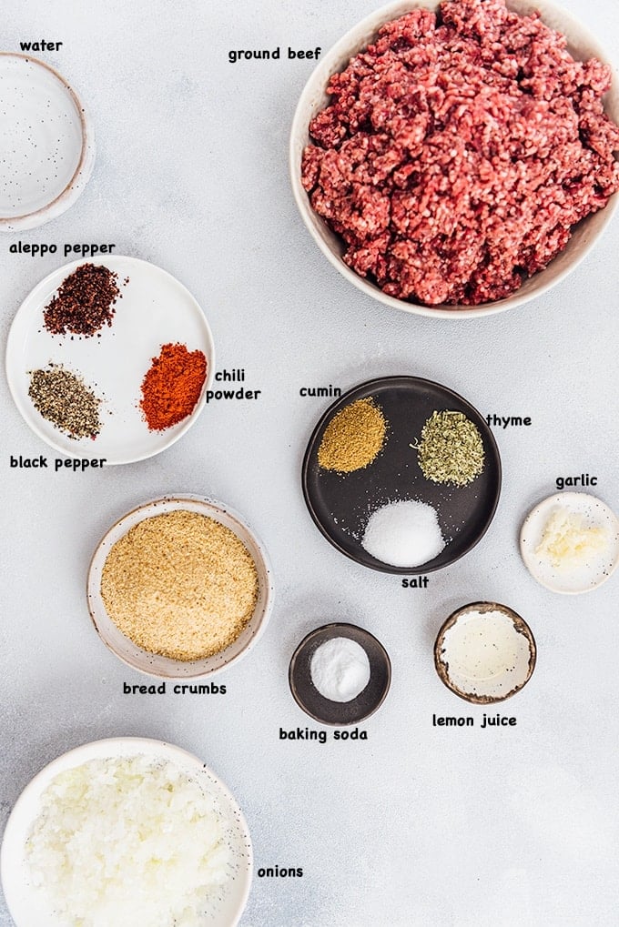 Homemade Turkish Meatballs are spicy, tender and perfectly juicy. It’s not a secret any more to make meatballs at home. #turkishfood #meatballs #meatballsrecipe #middleeasternfood #kofta #kofte 鱼丸配方配料