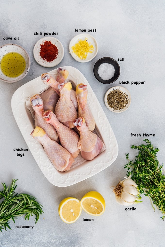 These are the best oven baked chicken legs! No need to wait for the marinade. Yummy, juicy and easy to make. #chickenrecipe #bakedchicken #chickenlegs #chickendrumsticks 烤箱烤鸡腿食材